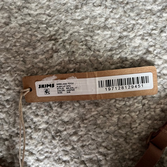 NWT SKIMS Reseller 3 Pack Bra Bundle. 40D, 34DDD and 30B. - Picture 15 of 16